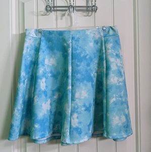 🍓 Decree Skirt - Size Large 🍓